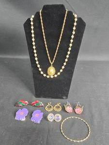 lot 197 image: Vintage Jewelry Lot - Inc 1928 Necklace, Earrings, and Bracelet - displays not included