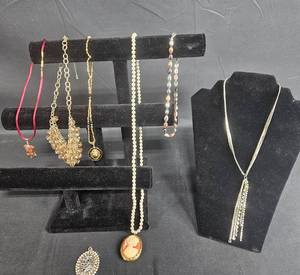 lot 212 image: Assorted Vintage Necklaces Inc Cameo and Pendants Lot - displays not included