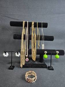 lot 158 image: Lot of Vintage Jewelry including Necklaces, Earrings, and Bracelet - displays not included