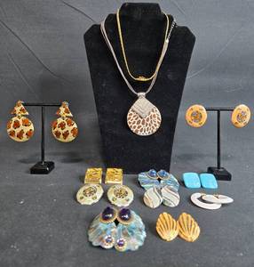 lot 160 image: Collection of Vintage Costume Jewelry including Necklaces and Earrings - displays not included