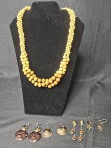 lot 69 image: Vintage Jewelry Set - Wooden Bead Necklace and 4 Pairs of Earrings - display not included