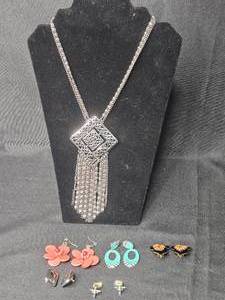 lot 71 image: Lot of Vintage Jewelry Pieces including Necklace and Earrings - display not included