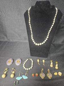 lot 73 image: Lot of Vintage Costume Jewelry - Necklaces, Earrings, and Bracelets - display not included
