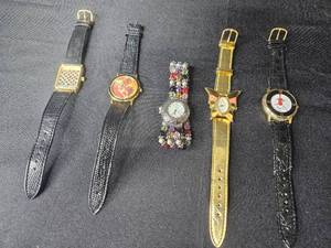 lot 85 image: Lot of 5 Vintage Decorative Womens Watches - Various Designs - untested