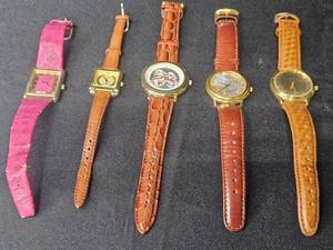 lot 86 image: Collection of 5 Vintage Watches Including Fossil and Guess - untested