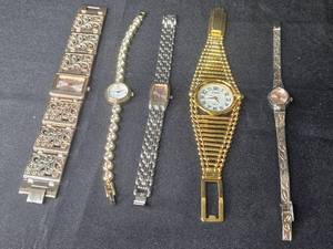 lot 91 image: Lot of 5 Vintage Quartz Wristwatches in Various Styles - untested