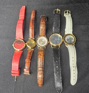 lot 95 image: Lot of 5 Vintage Watches with Various Bands and Designs - untested
