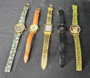 lot 97 image: Collection of 5 Vintage Womens Wrist Watches with Various Styles - untested