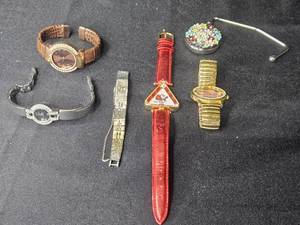 lot 98 image: Lot of 6 Vintage Watches Including Seiko and Chantilly - untested