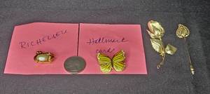 lot 146 image: Lot of 4 Vintage Brooches Richelieu Swan, Hallmark Butterfly, Floral Rose, Giovanni Leaf Pin