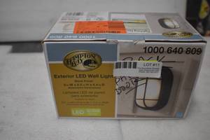 Exterior LED wall light