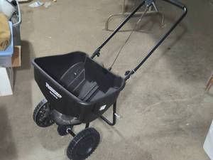 lot 8 image: Yardworks Model YSB10M Push Spreader
