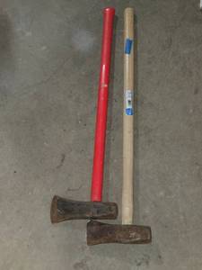lot 10 image: Set of 2 Wood Splitters - Razorback 8 lb Wood Choppers Maul and Standard Maul Splitter