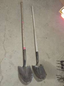 lot 11 image: Set of 2 Metal Garden Spades with Wooden Handles
