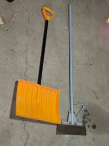 lot 15 image: Snow Shovel and Ice Scraper