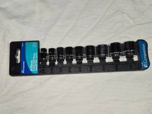 lot 23 image: 9 Piece S.A.E. 38 Drive Socket Set by Companion