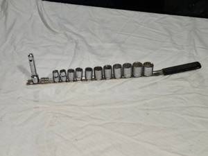 lot 24 image: Lot of Metric Sockets