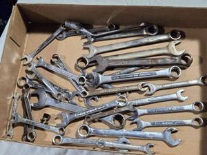 lot 32 image: Lot of Assorted Wrenches - Various Sizes and Brands