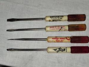 lot 56 image: 4 Vintage Advertising Screwdrivers from Franklin & Swenson, Bank of Willmar, Carrington Elevator