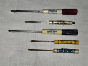 lot 58 image: Vintage Set of 5 Advertising Screwdrivers from Local Repair Services Roseland Garage, Wm. R. Johnson Motors, Pure Oil and More