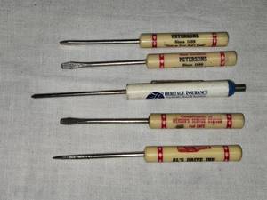 lot 59 image: Set of 5 Vintage Advertising Screwdrivers  from Als Drive Inn and Petersons, Heritage Insurance, Iversons Service Station