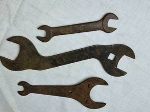 lot 66 image: Set of 3 Vintage Open-End Wrenches