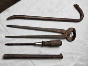 lot 68 image: Snips, Screwdriver, Crowbar with Paul H. Graves Co. on it