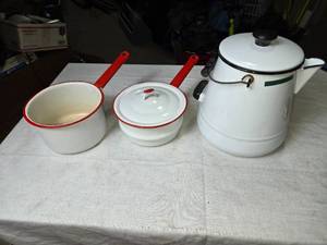 lot 80 image: Vintage Enamel Cookware - Teapot and Two Saucepans