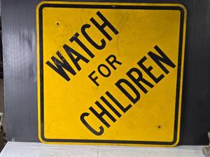 lot 94 image: Vintage Watch for Children Traffic Sign 30 with Some Wear