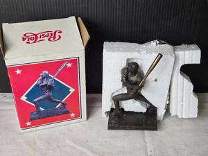 lot 107 image: Vintage Paul Molitor Pepsi Collectible Baseball Figurine with Box