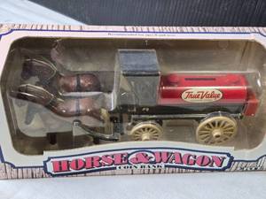 lot 117 image: True Value Horse and Wagon Coin Bank by Ertl - Vintage 1990