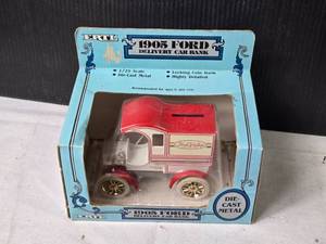 lot 122 image: ERTL 1905 Ford Delivery Car Bank - Die-Cast Metal - 125 Scale