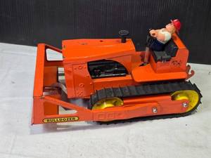 lot 140 image: Vintage Toy Bulldozer with Figure and Rubber Tracks by Nylint