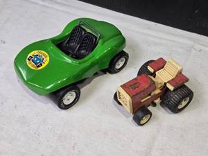 lot 142 image: Tonka Green Sports Car and Red Tractor