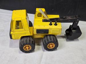lot 147 image: Vintage Buddy L Yellow Toy Excavator Truck with Movable Arm