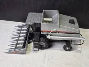lot 154 image: Gleaner R62 Combine Harvester Scale Model by Joseph L. Ertl