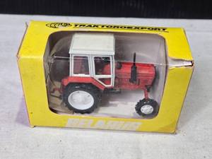 lot 162 image: Belarus MTZ-82 Scale Model Tractor - Traktorexport 143