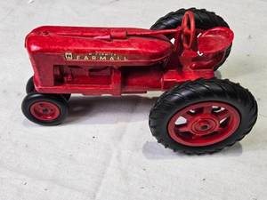 lot 166 image: Vintage McCormick Farmall Toy Tractor - Plastic