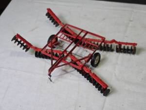 lot 171 image: International Tow-Behind Disk Toy - Approx. 13 Across
