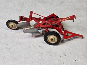 lot 174 image: Tru-Scale Vintage Plow Model with Working Parts