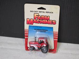 lot 179 image: Die-Cast Metal Replica International Harvester Tractor - 164 Scale