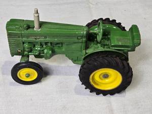 lot 184 image: Vintage John Deere M Toy Tractor by Ertl