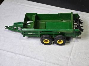 lot 188 image: John Deere Manure Spreader by Ertl Approx. 14 Total Length