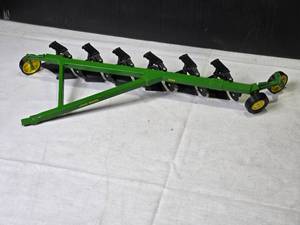 lot 189 image: John Deere 3600 Series Cultivator Rollers Attachment by Ertl
