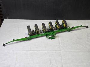 lot 190 image: John Deere MaxEmerge Plus 1700 Planter Model Toy