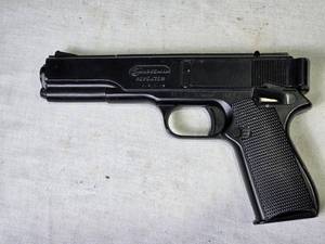lot 201 image: Daisy Marksman BB Gun Pistol