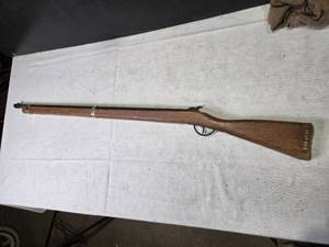 lot 204 image: Antique Toy Cap Gun Parris Musket with Wooden Stock and Metal Lock