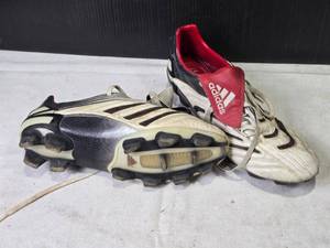 lot 222 image: Adidas Soccer Cleats Size 10 - Used