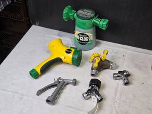 lot 230 image: Miracle-Gro No-Clog Garden & Lawn Feeder with Hose Attachments