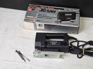 lot 246 image: Black & Decker M47 Series Jig Saw with Wood Cutting Blade